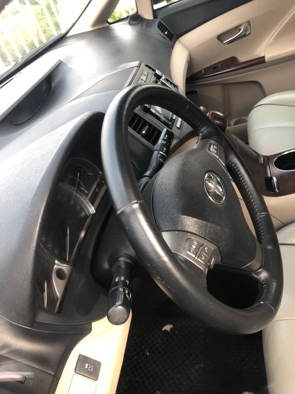 Thumbnail 5 of 2011 Toyota Venza XLE
